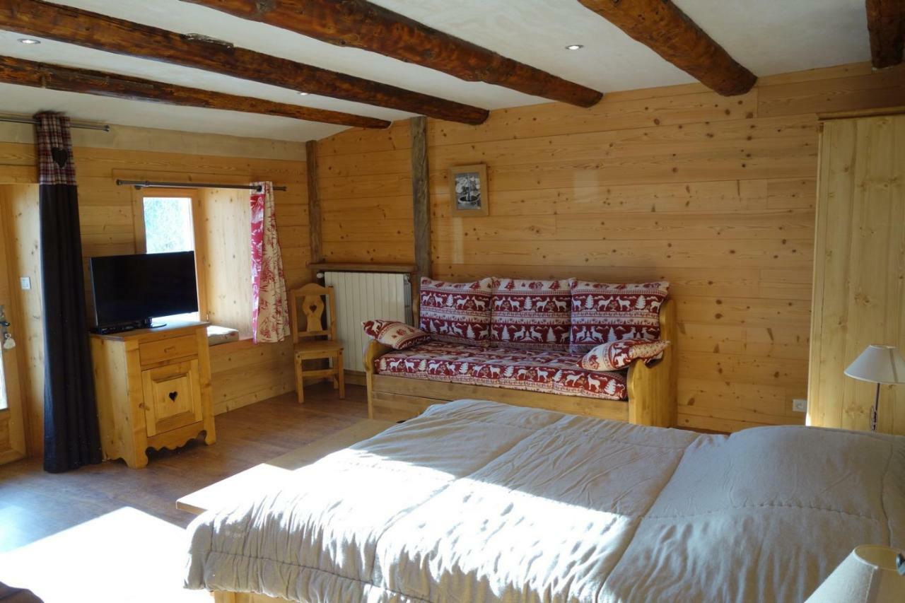 La chambre du Moulin Villard-sur-Doron Extérieur photo
