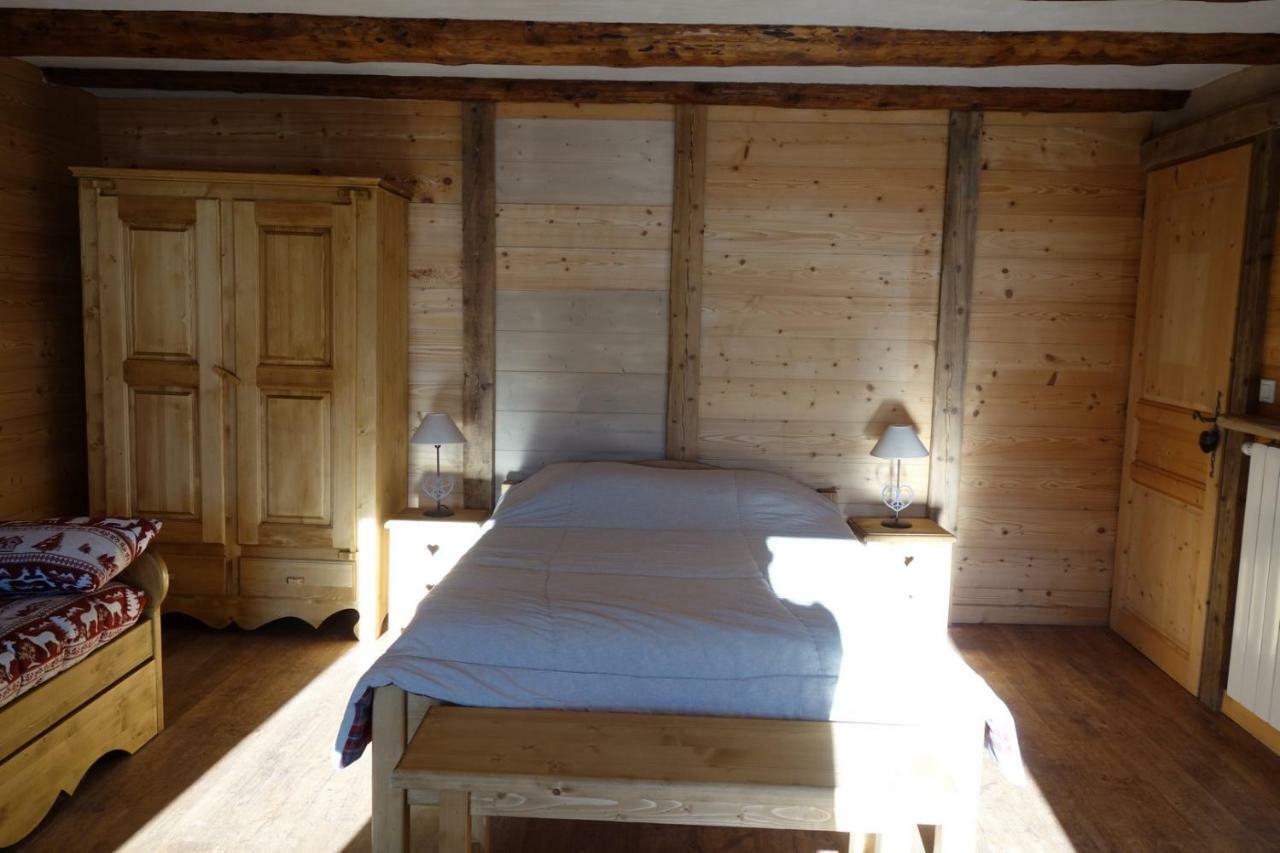 La chambre du Moulin Villard-sur-Doron Extérieur photo